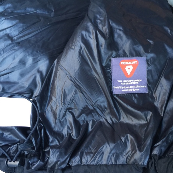 Nwot Gap Puffer Jacket - image 3