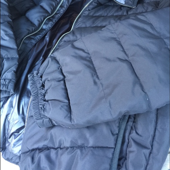 Nwot Gap Puffer Jacket - image 4
