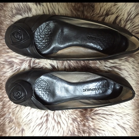 Flower bud black flats by BR