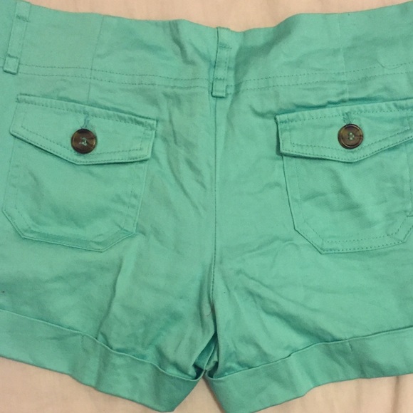 short - Picture 3 of 3