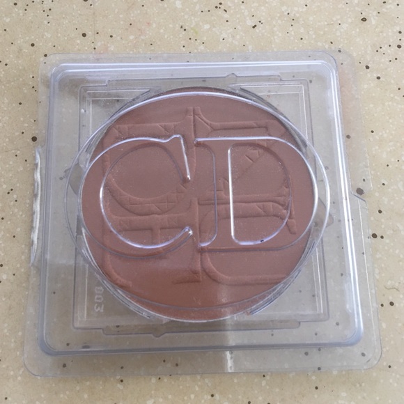 😍Dior Nude Tan Healthy Glow Enhancing Powder😍NEW