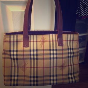 Burberry tote bag **NO TRADE**