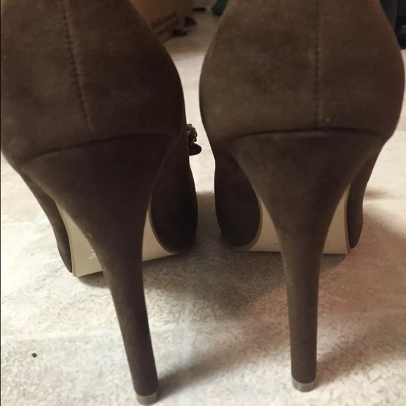 Heels - Picture 6 of 6