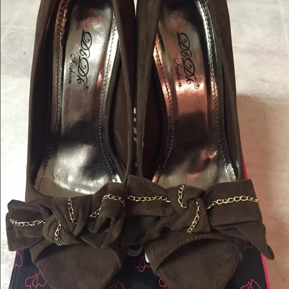 Heels - Picture 4 of 6