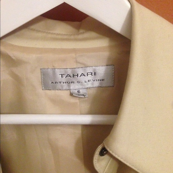Tahari Arthur S. Levine Camel Trench - Picture 3 of 3