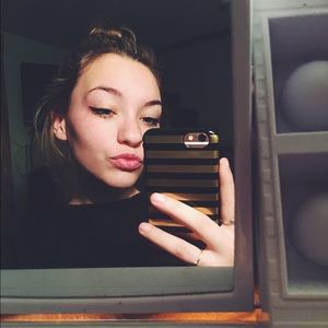 Meet your Posher, Jena