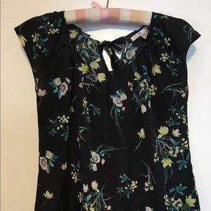 🚫SOLD🚫Pleated, floral print blouse