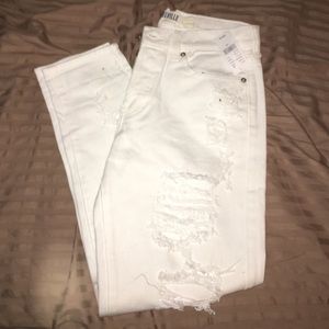 White Brandy Melville boyfriend jeans