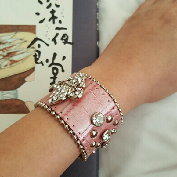 Beautiful pink bracelet. - Picture 1 of 3