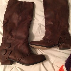 Reposh! Loooove these but they fit like a size 9!