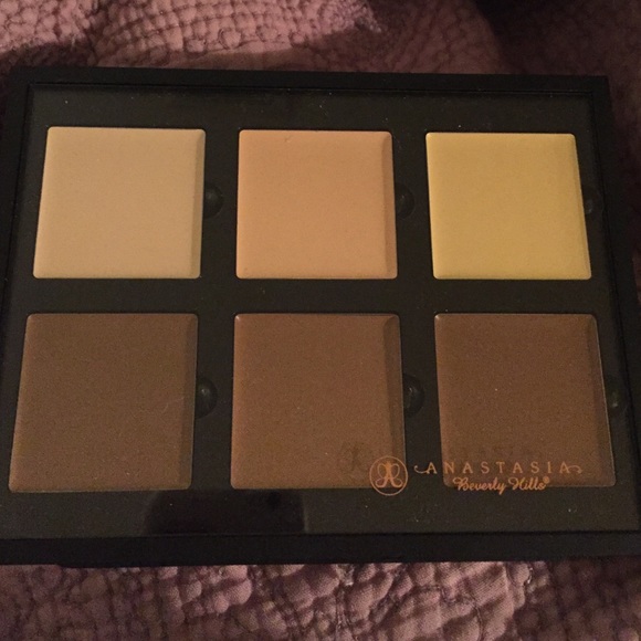 Anastasia beverly hills Other - Contour cream kit