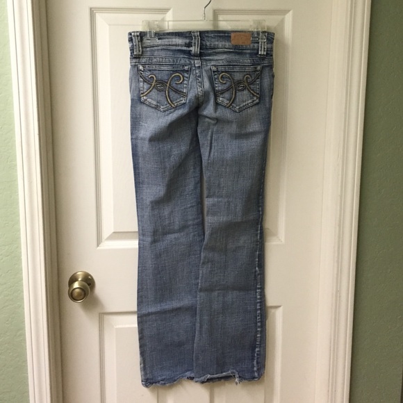 Blue jeans - Picture 2 of 3