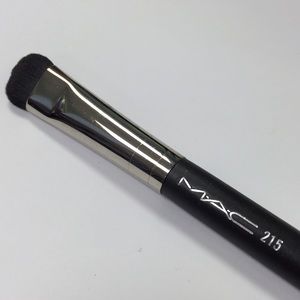 MAC 215 medium eye shader brush made in France