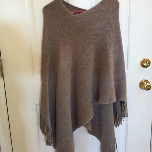 Taupe poncho