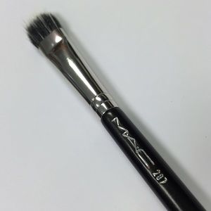 MAC 287 duo fibre eye shadow brush made in China