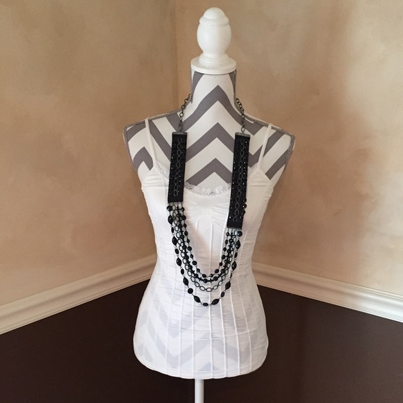 Adorable Guess tank with rushing
