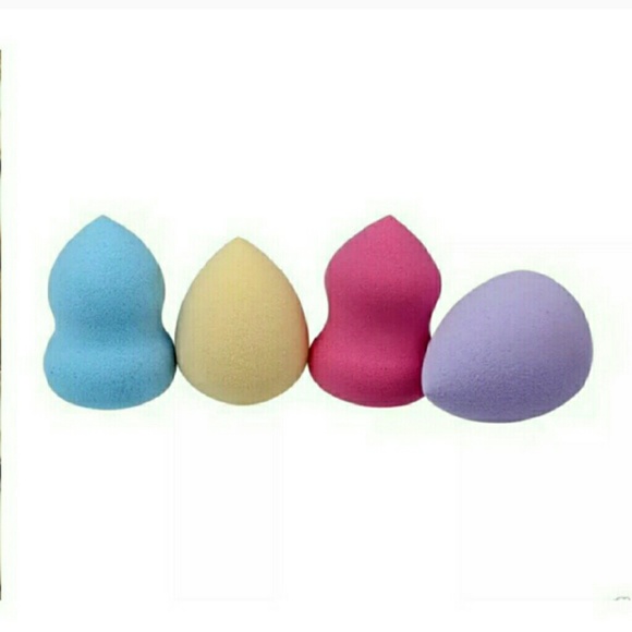 LOT OF 4 BLENDING SPONGES
