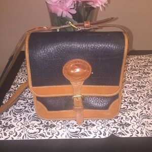 Vintage Dooney & Burke strap purse
