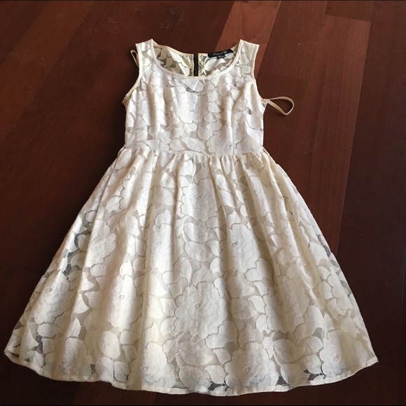 Cream Lace Dress - Picture 1 of 2