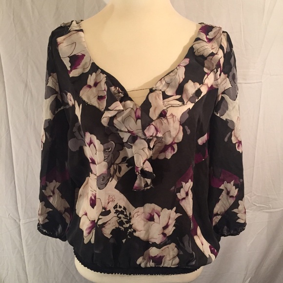 ❌❌❌SOLD!!!White House Black Market Silk Top