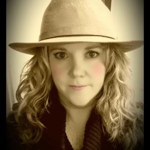 Meet your Posher, Kim