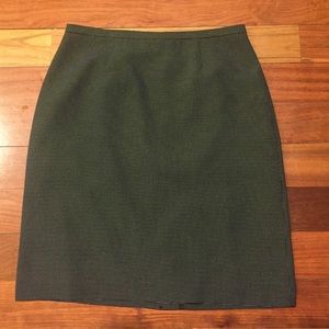 Black and white polka dot skirt EUC