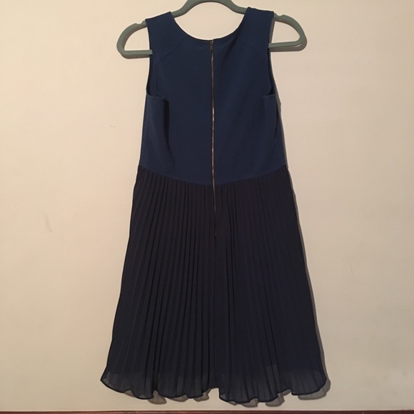 🎯Sold in Bundle🎯 Gorgeous LOFT dress - Picture 2 of 4
