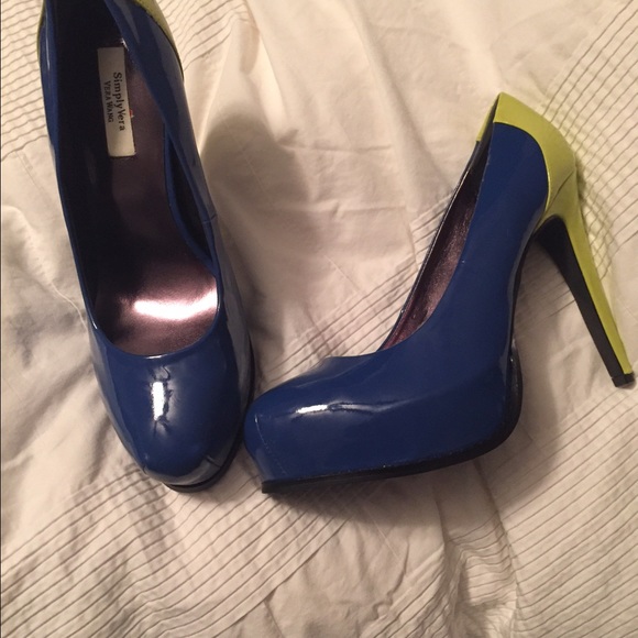 Simply Vera Wang Pumps
