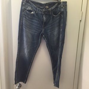 Silver jeans denim capris sz 22