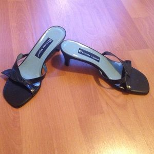 ETIENNE Aigner Pleasure blk leather open toe heels