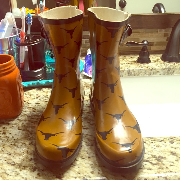 Longhorn rain boots