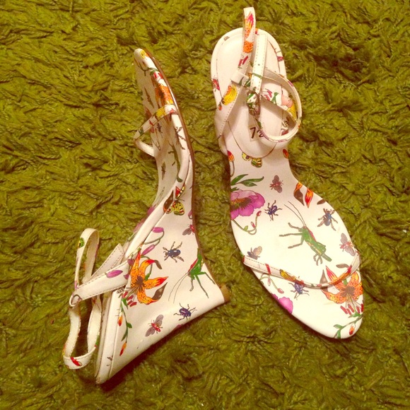 😎 Bug / Insect Wedge Sandles. Worn Once!