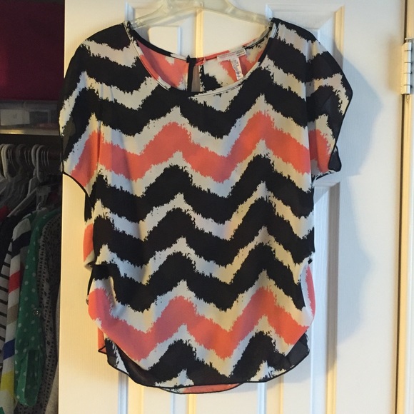 Super cute blouse!!