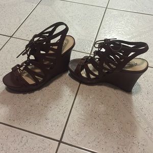 Brand new Guess wedges