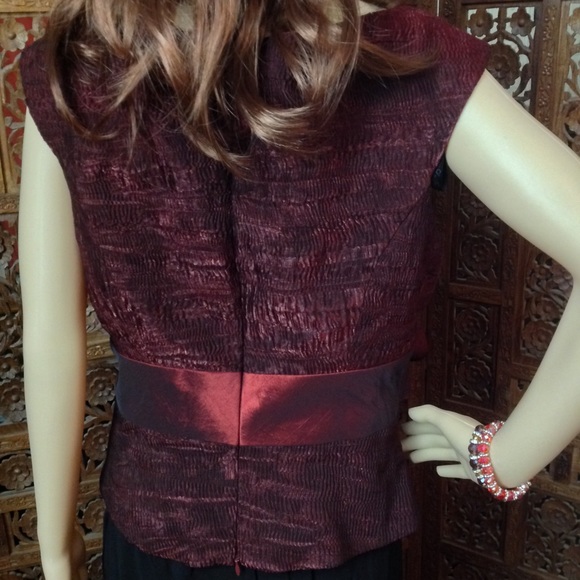 Elegant burgundy sleeveless top, fully lined - Picture 4 of 4