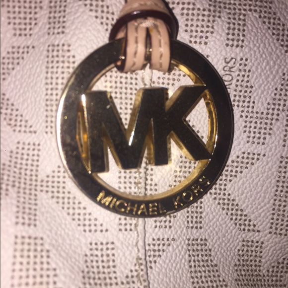 Michael Kors East West Signature Jet Set Tote - Picture 3 of 4