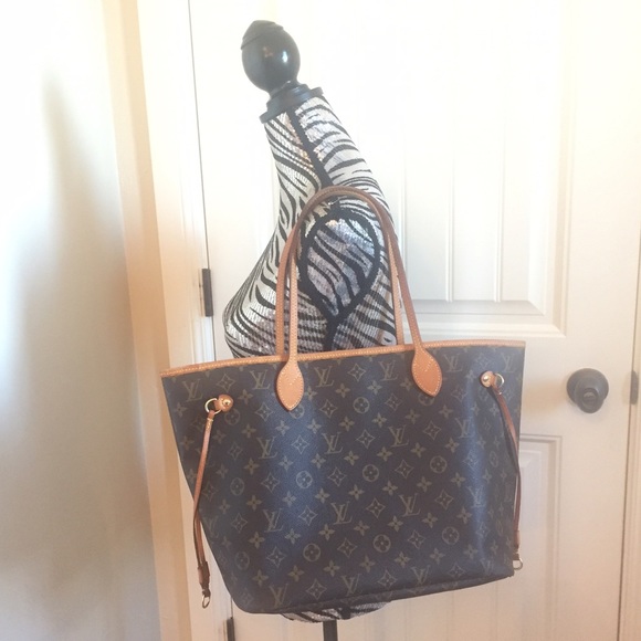 Authentic Louis Vuitton Neverfull MM - Picture 2 of 4