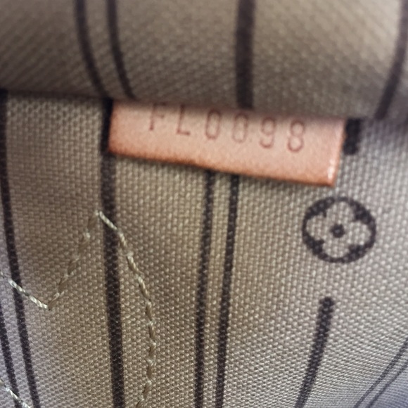 Authentic Louis Vuitton Neverfull MM - Picture 4 of 4