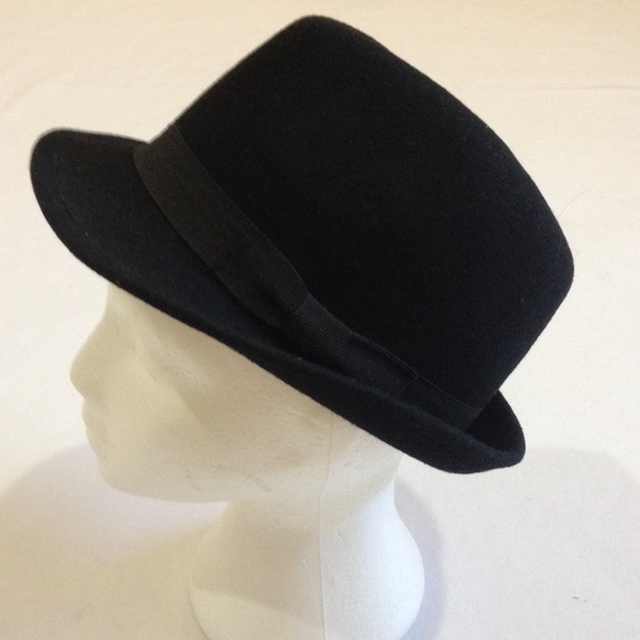 Black wool hat MAKE AN OFFER