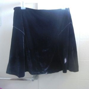 Forever 21 black velvet flowy skirt