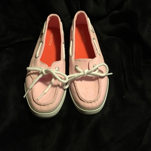 Nautica boat shoes - Picture 1 of 3