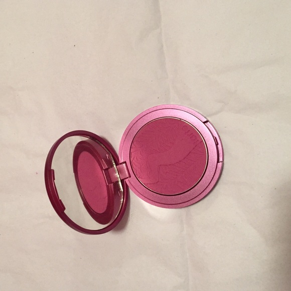 SOLD-Tarte Amazonian Clay Blush in Flush - Picture 2 of 3