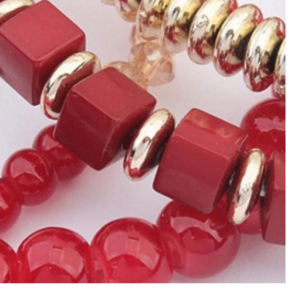 ❣SUNDAY SALE❣RED TASSEL BRACELET SET - Picture 3 of 3
