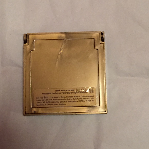 SOLD-Tarte Bronzer in Park Ave Princess - Picture 3 of 3