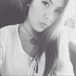 Meet your Posher, Aryona