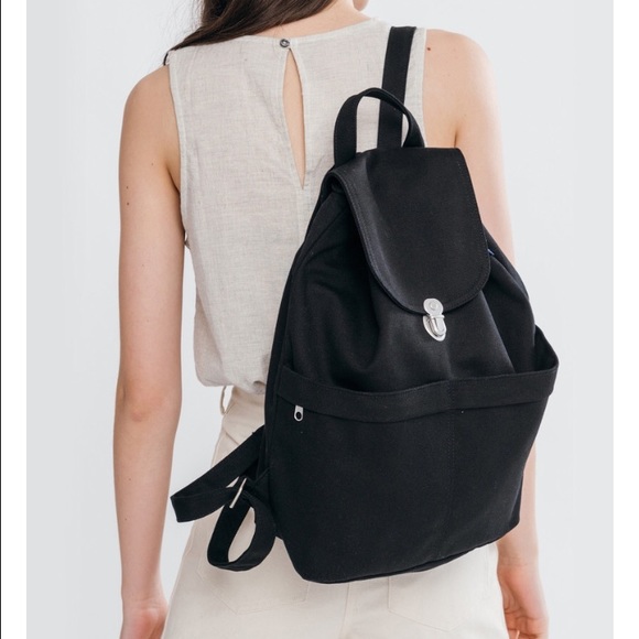 [BAGGU] • CANVAS