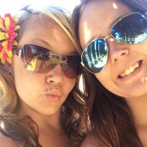 Meet your Posher, Tara