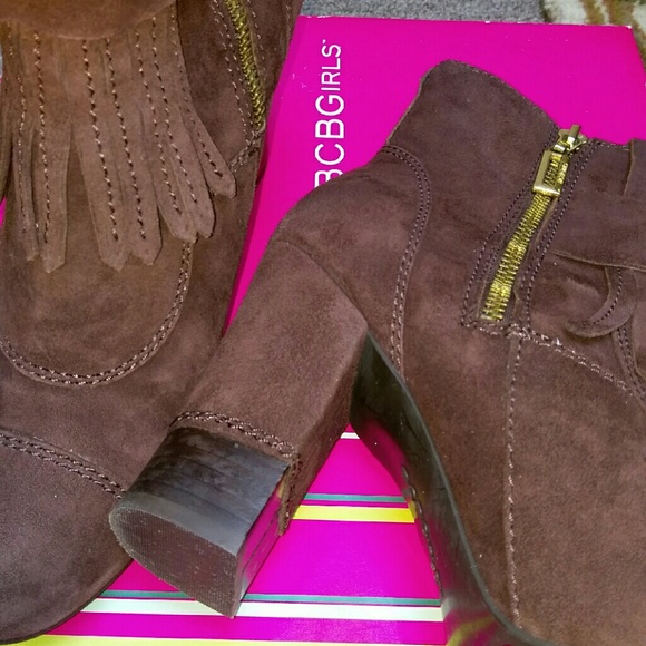 BCBG brown leather, chunky heel ankle boots. - Picture 2 of 4