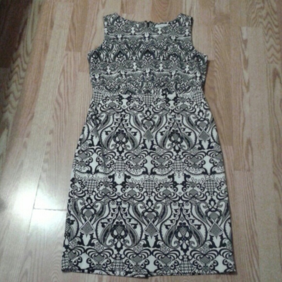 NWOT PRINT Midi Dress.