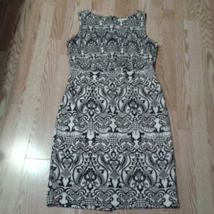 NWOT PRINT Midi Dress.